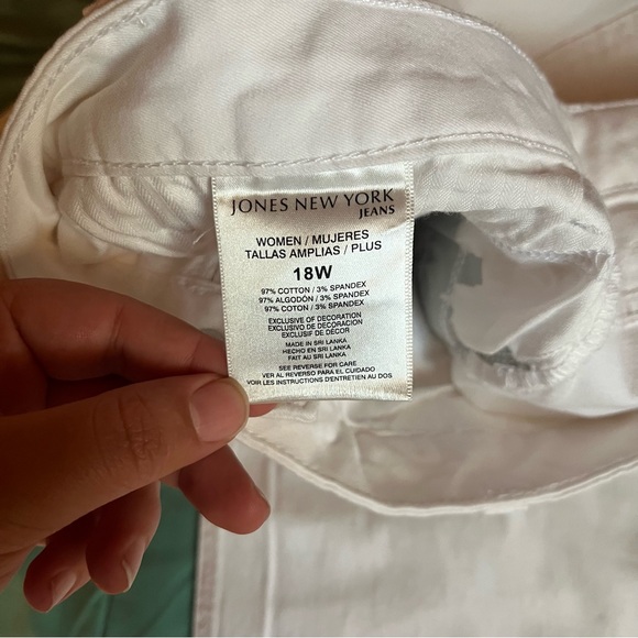 Jones New York Women's Straight Leg Jeans - Cream - Picture 10 of 12